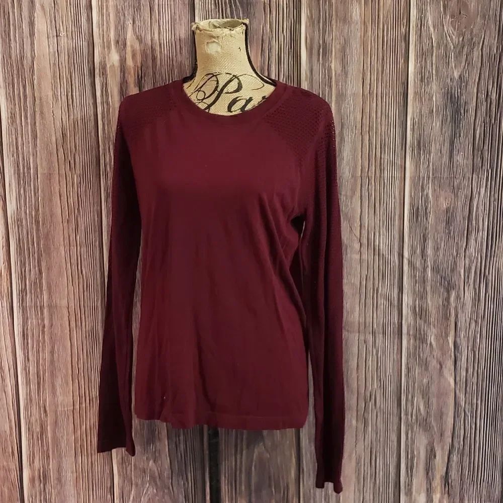 3 for $25 Fabletics Top  - Picture 1 of 11